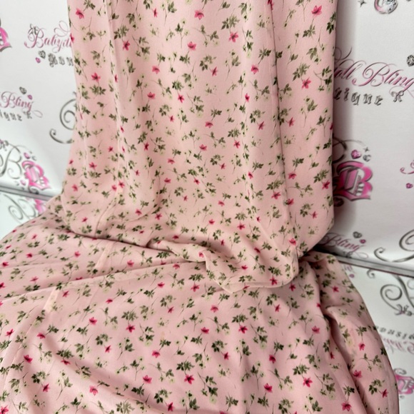 WAYF dress floral pink green side slit on leg left side swoop neck rutched luxe - Picture 3 of 13